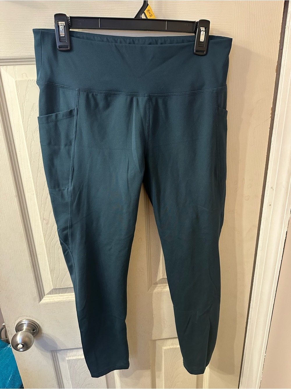 Jockey Teal Capri Leggings with Side Pockets
